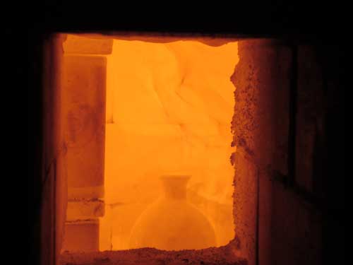 Bizen fire dancing inside kiln